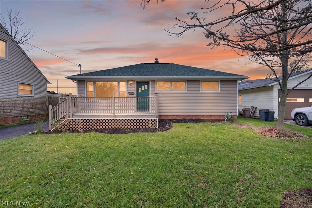 568 Heather Lane, Bedford, OH 44146