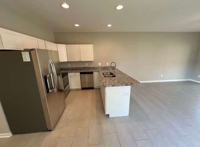 390 Armstrong St, Columbia, TN 38401