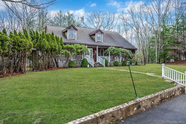 128 Springy Banks Road, East Hampton, NY 11937