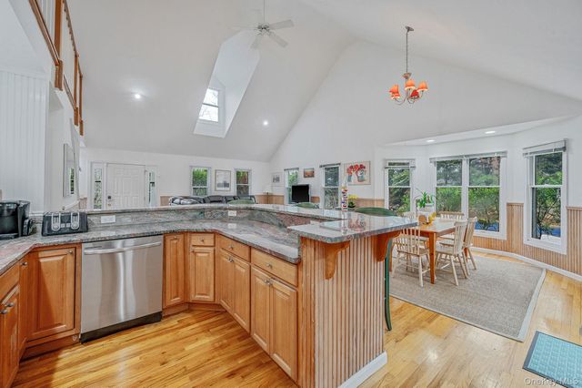 128 Springy Banks Road, East Hampton, NY 11937