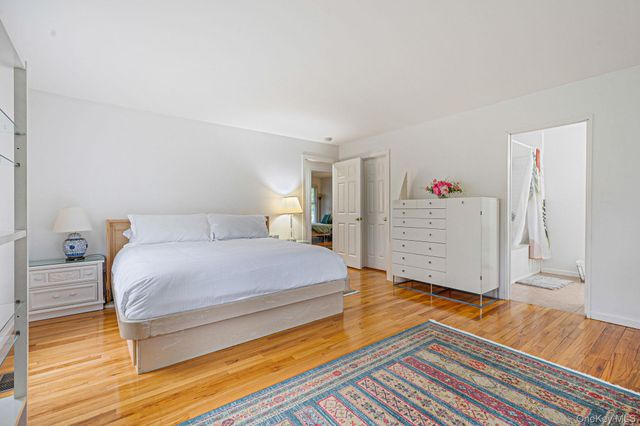 128 Springy Banks Road, East Hampton, NY 11937