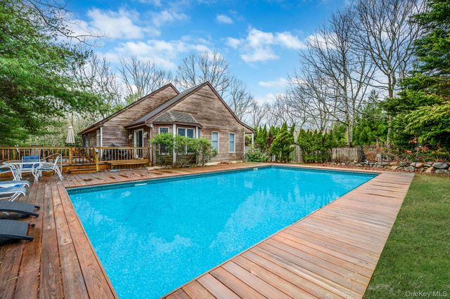 128 Springy Banks Road, East Hampton, NY 11937