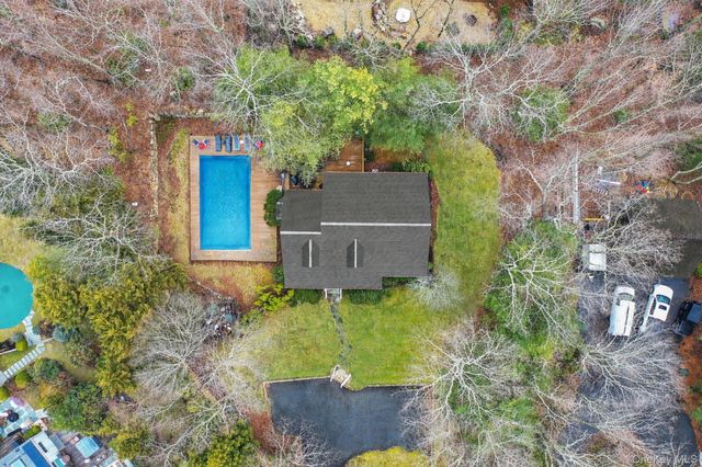 128 Springy Banks Road, East Hampton, NY 11937