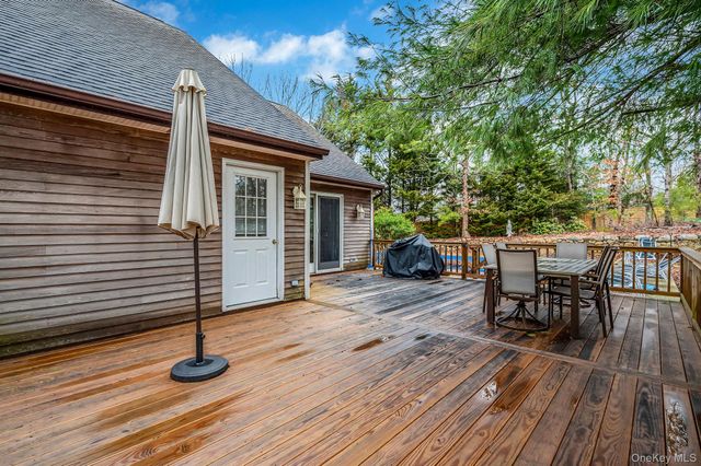 128 Springy Banks Road, East Hampton, NY 11937
