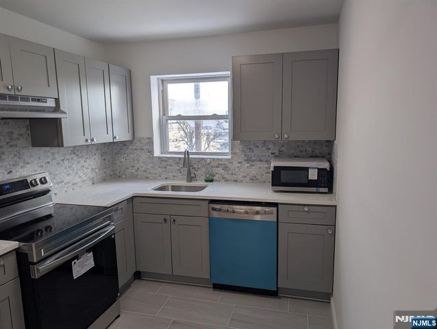 205 Bergen Turnpike 2E, Ridgefield Park, NJ 07066