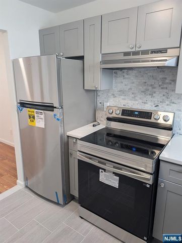 205 Bergen Turnpike 2E, Ridgefield Park, NJ 07066