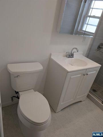 205 Bergen Turnpike 2E, Ridgefield Park, NJ 07066