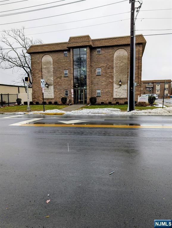 205 Bergen Turnpike 2E, Ridgefield Park, NJ 07066