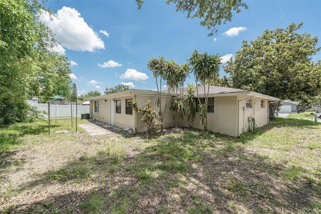7911 FOXWOOD DRIVE, New Port Richey, FL 34653