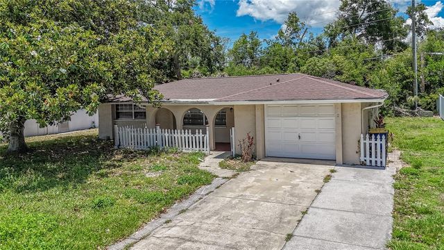 7911 FOXWOOD DRIVE, New Port Richey, FL 34653