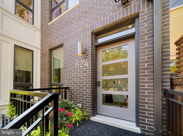 824 13TH ST NE #1, Washington, DC 20002
