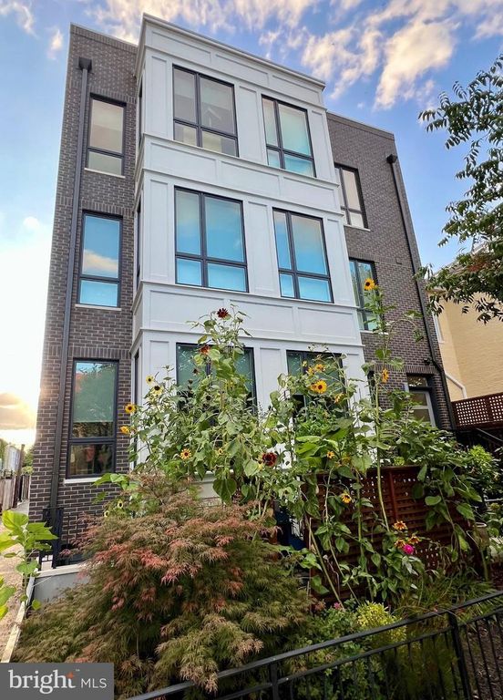824 13TH ST NE #1, Washington, DC 20002
