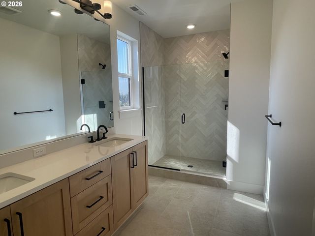 6400 Nw OLYMPIC Ln 41, Camas, WA 98607