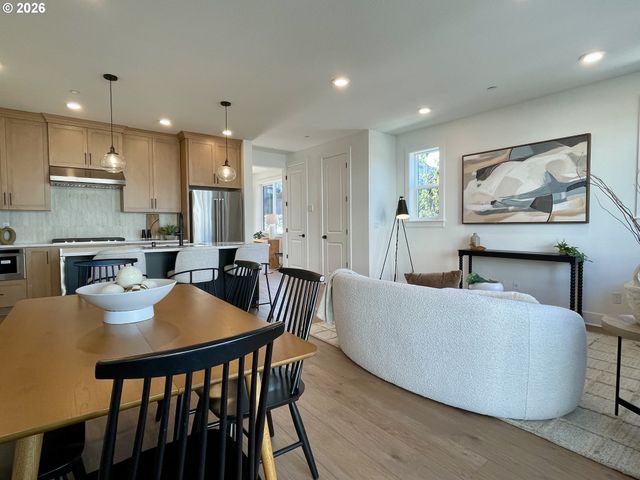 6400 Nw OLYMPIC Ln 41, Camas, WA 98607