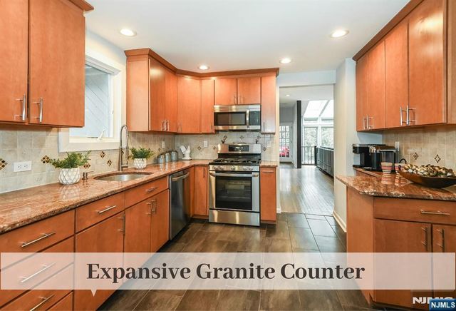 30 John Dow Avenue, Waldwick, NJ 07463