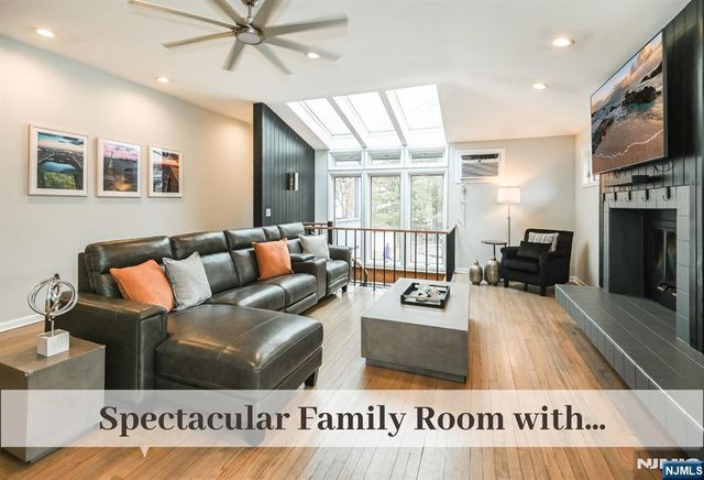 30 John Dow Avenue, Waldwick, NJ 07463