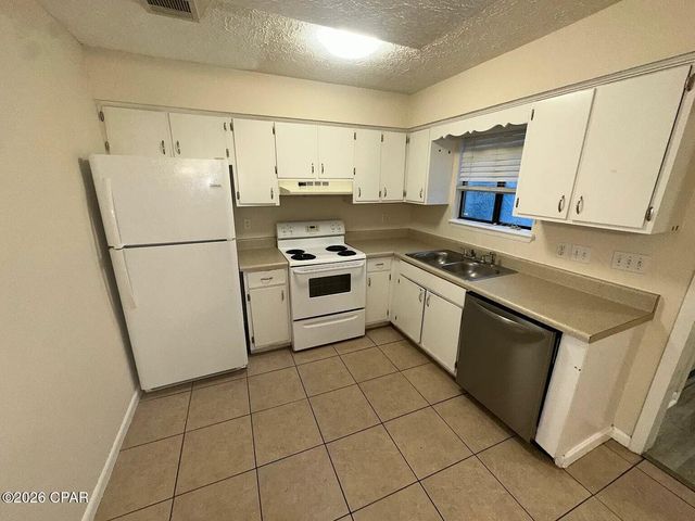 3910 Venetian Circle, Panama City, FL 32405