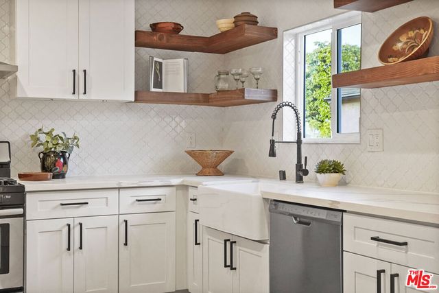 2910 W 78th Place, Inglewood, CA 90305