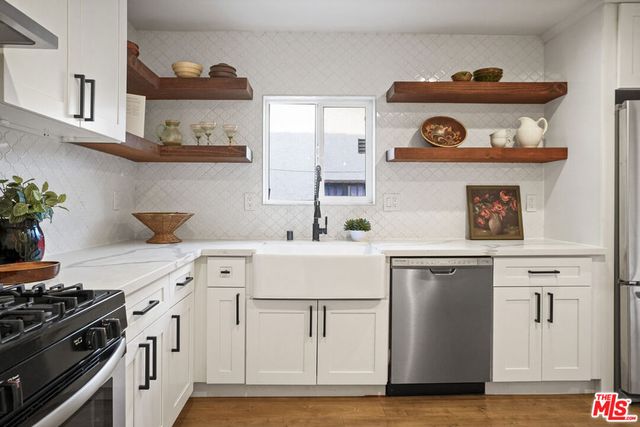 2910 W 78th Place, Inglewood, CA 90305