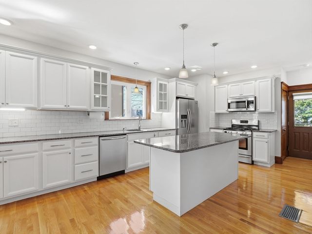 65 Hillsdale Rd U1, Medford, MA 02155