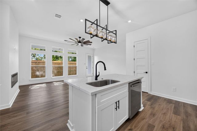 8215 Gladstone Street B, Houston, TX 77051