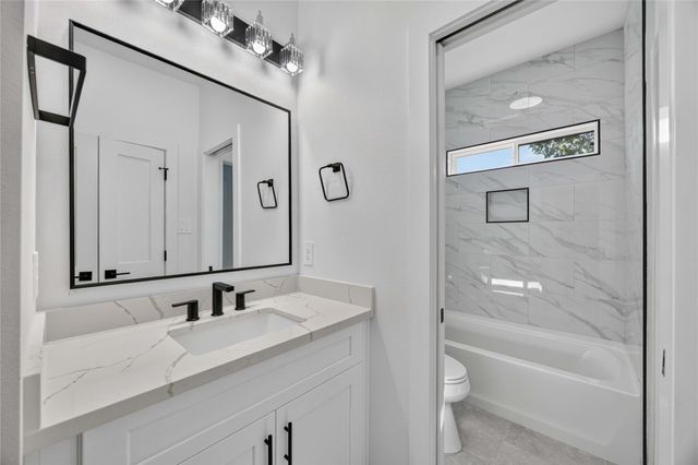 8215 Gladstone Street B, Houston, TX 77051