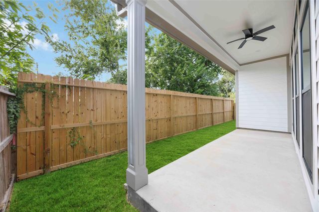 8215 Gladstone Street B, Houston, TX 77051