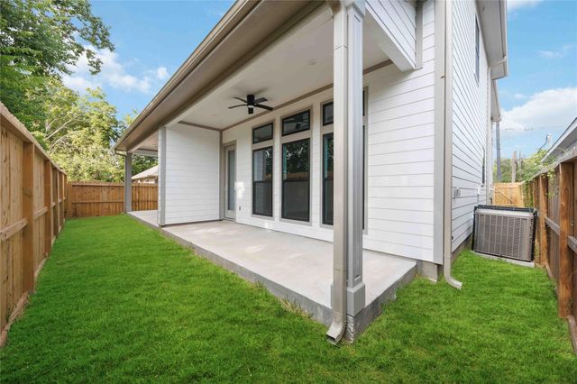 8215 Gladstone Street B, Houston, TX 77051