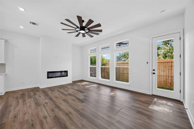 8215 Gladstone Street B, Houston, TX 77051