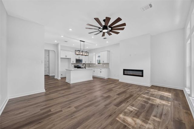 8215 Gladstone Street B, Houston, TX 77051
