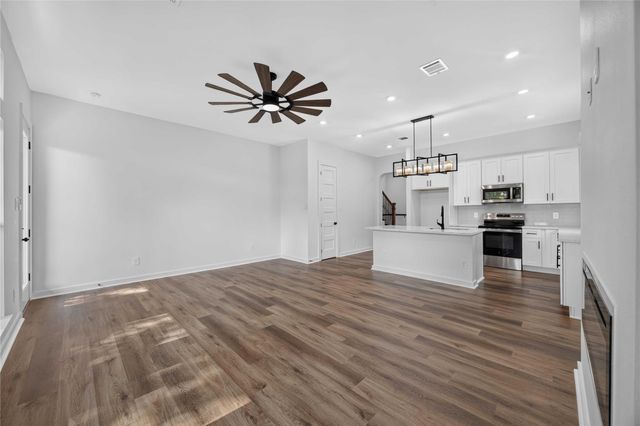 8215 Gladstone Street B, Houston, TX 77051