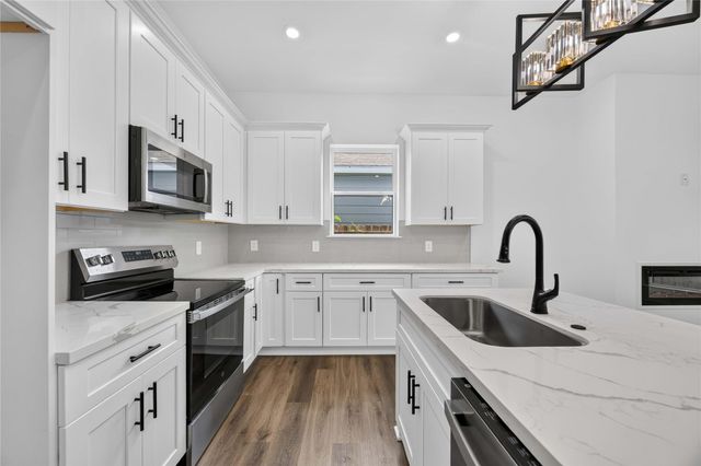 8215 Gladstone Street B, Houston, TX 77051