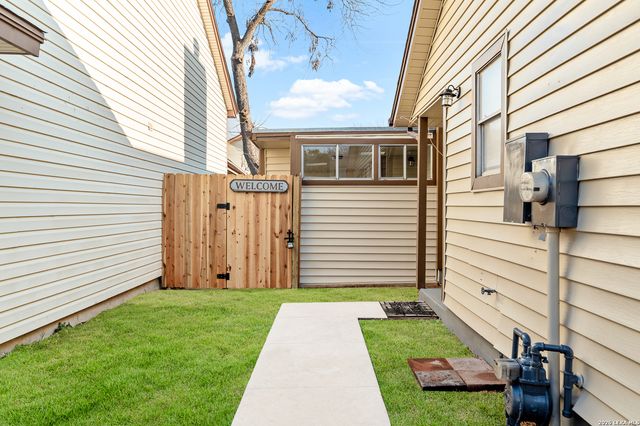 5722 Spring Night, San Antonio, TX 78247