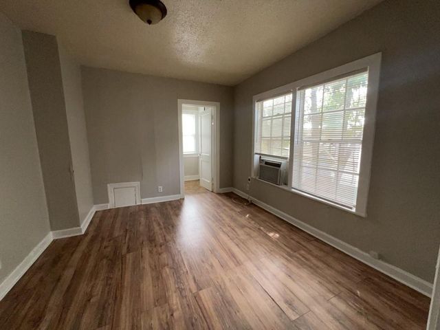 1552 Lombardy Street 4, Houston, TX 77023