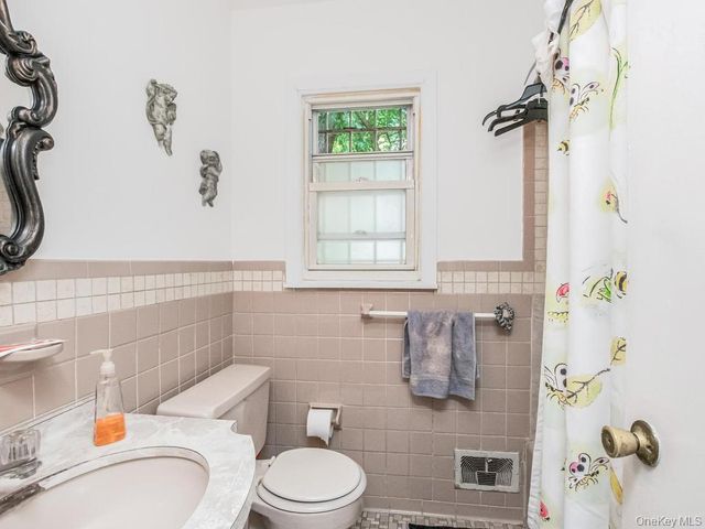 65 Sunset Drive, Yonkers, NY 10704