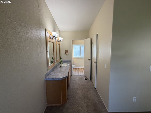 21201 Ne 58TH St 24, Vancouver, WA 98682