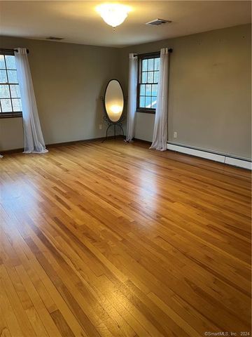 22 Kozey Lane, Seymour, CT 06483