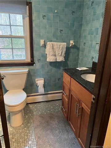 22 Kozey Lane, Seymour, CT 06483
