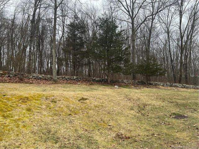 22 Kozey Lane, Seymour, CT 06483
