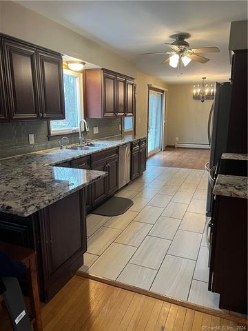 22 Kozey Lane, Seymour, CT 06483