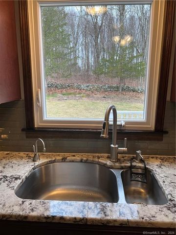 22 Kozey Lane, Seymour, CT 06483