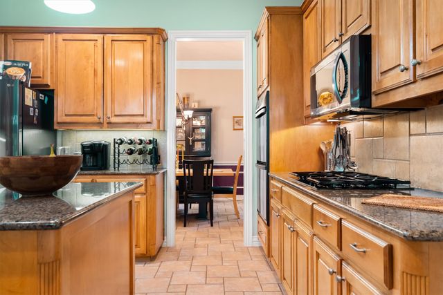 3012 Hidden Springs Drive, Corinth, TX 76210