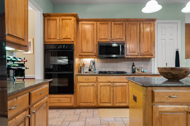 3012 Hidden Springs Drive, Corinth, TX 76210