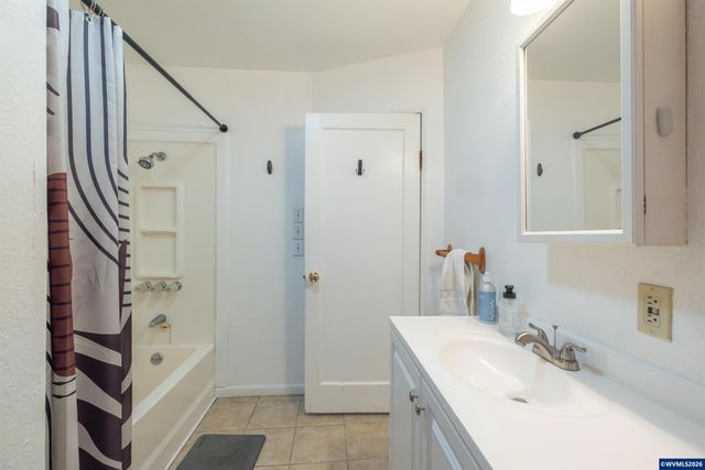 1447 Filbert St, Lebanon, OR 97355