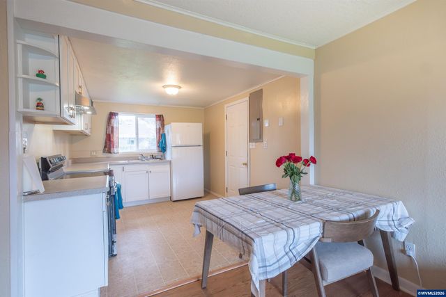 1447 Filbert St, Lebanon, OR 97355