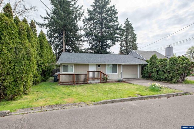 1447 Filbert St, Lebanon, OR 97355