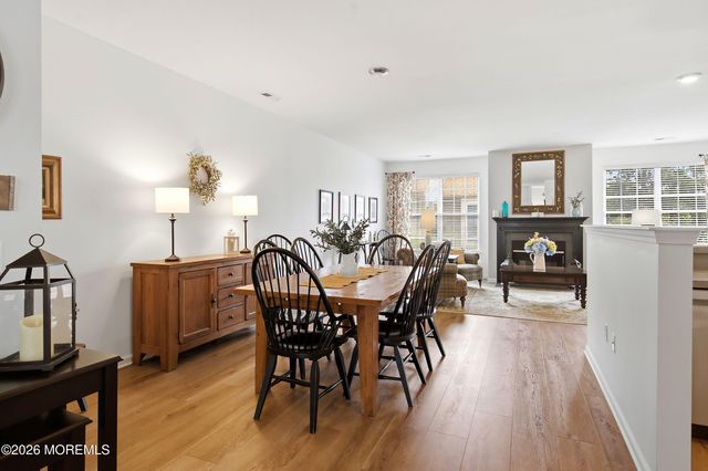 8 Bridle Way, Manchester, NJ 08759