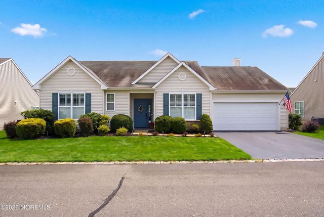 8 Bridle Way, Manchester, NJ 08759