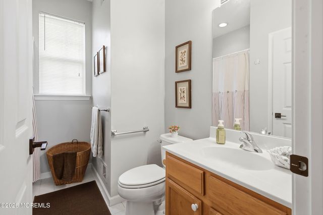 8 Bridle Way, Manchester, NJ 08759