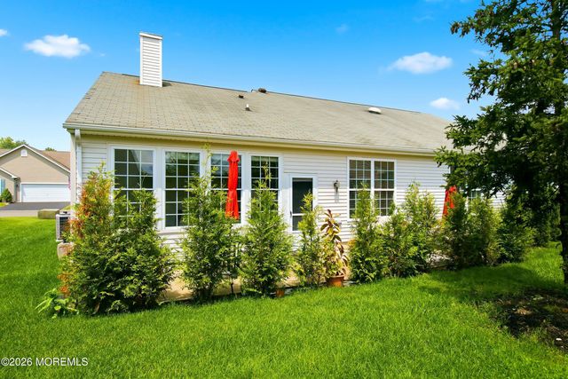 8 Bridle Way, Manchester, NJ 08759